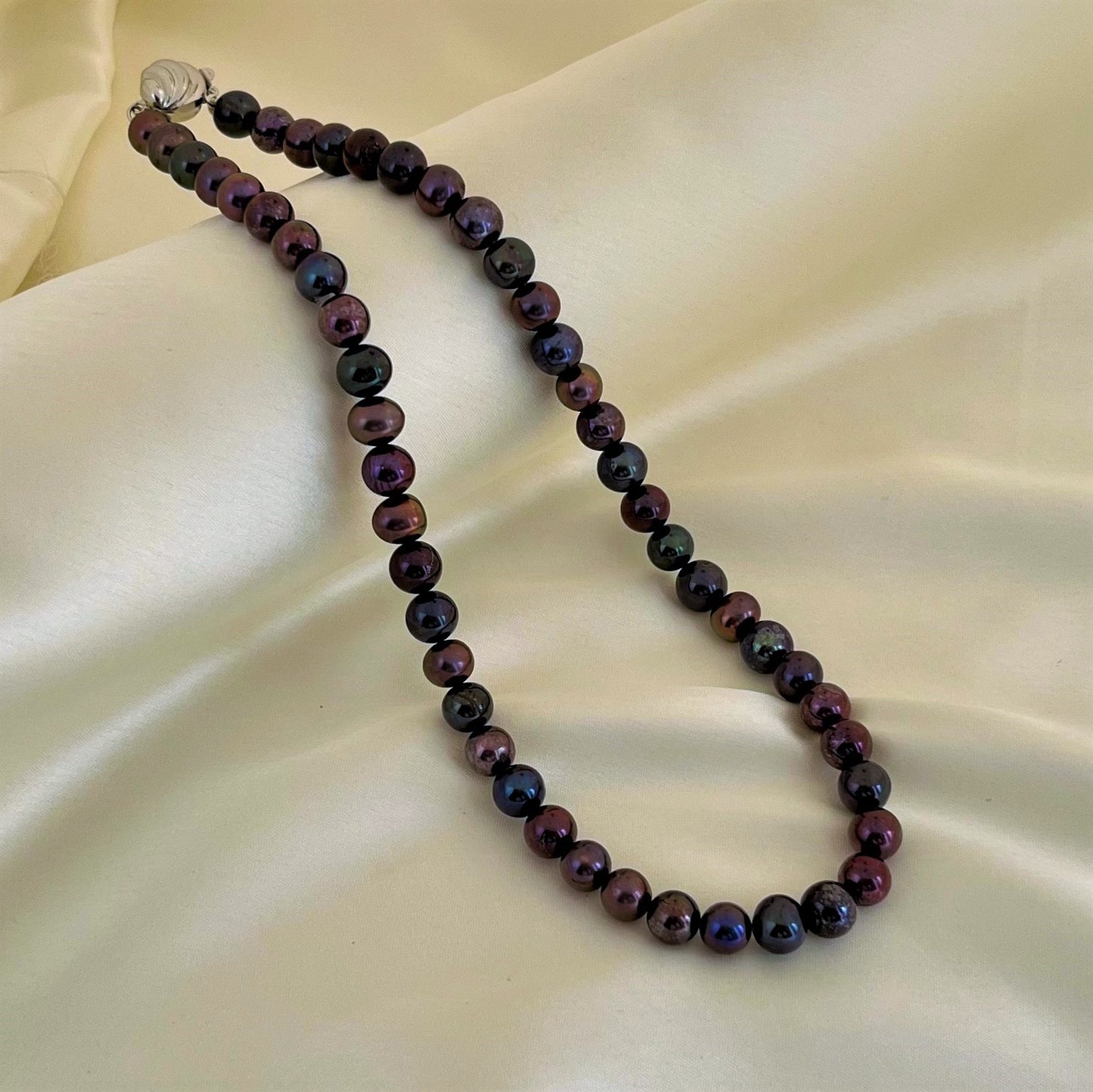 Dark Pearl Chain - CherishBox