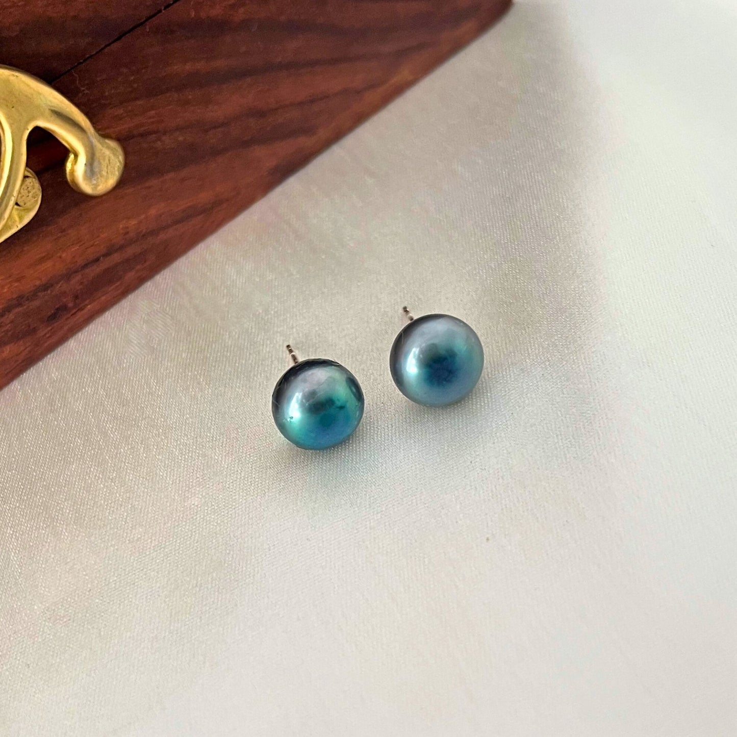 Blue Pearl Stud - CherishBox