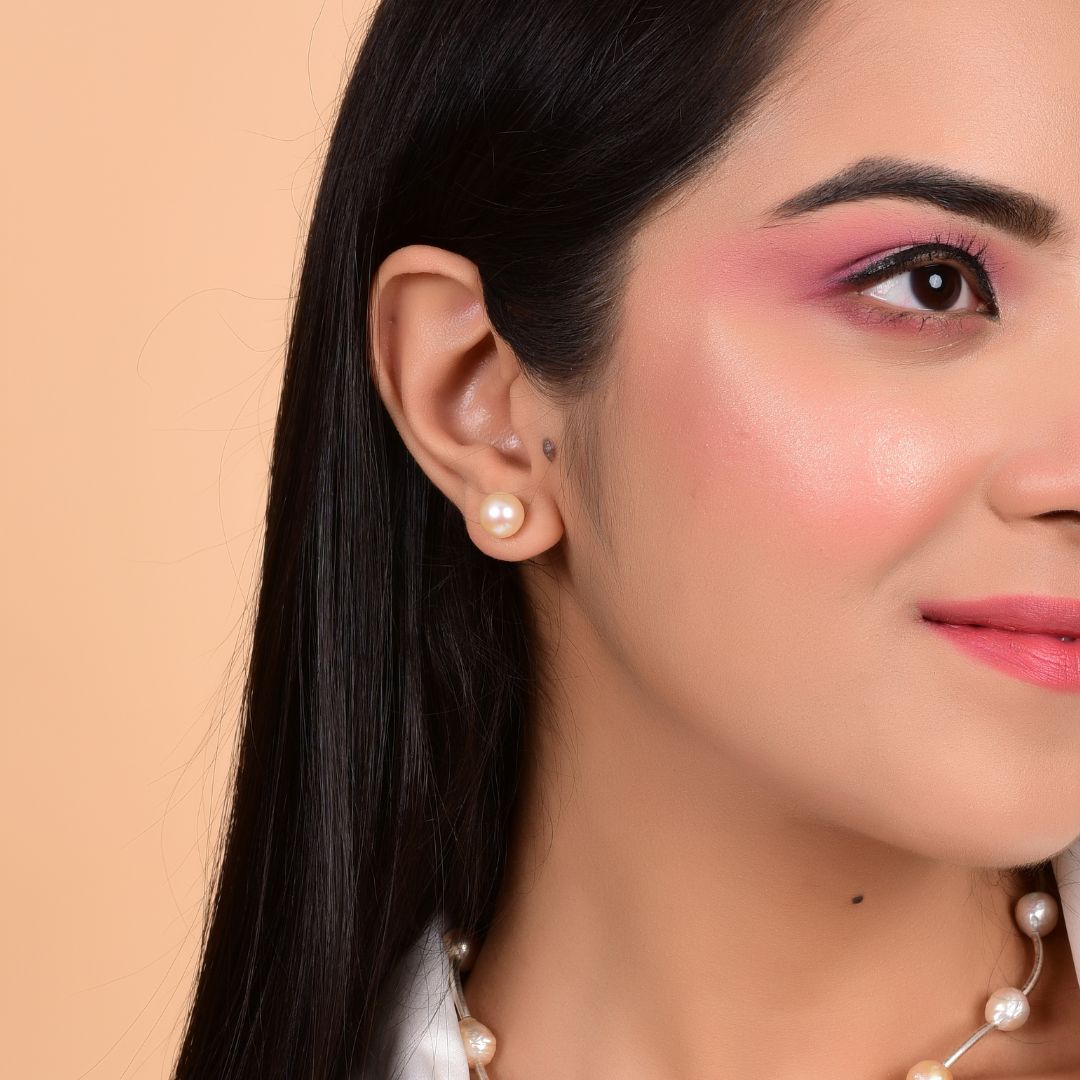 Everyday Life - Pearl Studs ( 7mm)