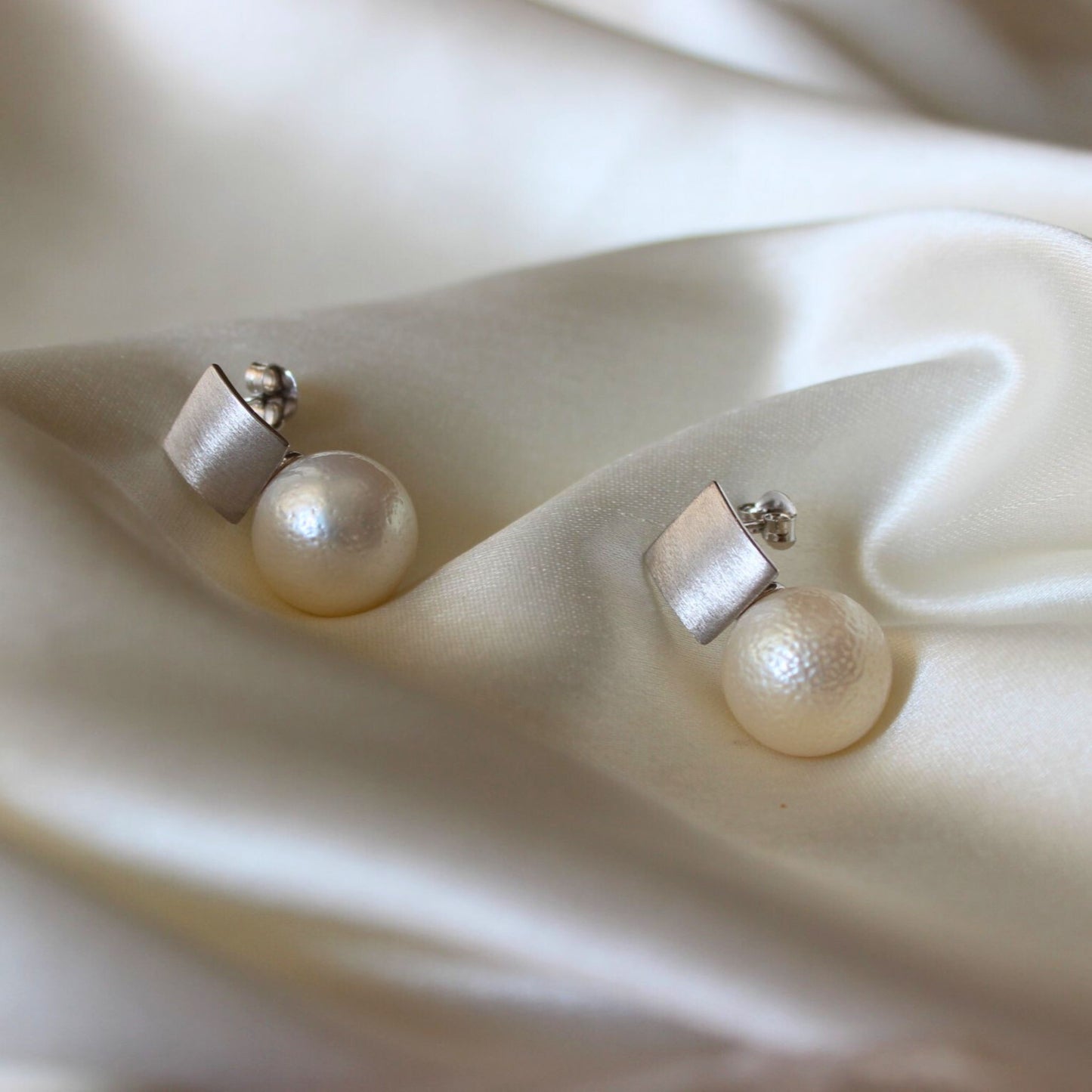 White South Sea pearl earrings in 925 sterling silver studs - CherishBox