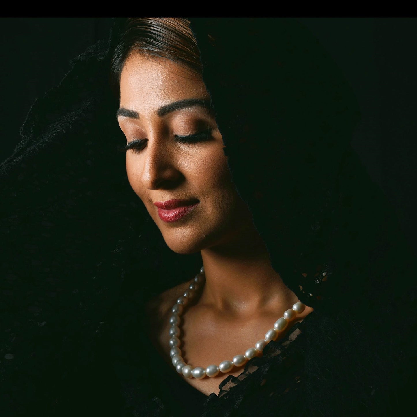 Big Bold Pearl Necklace - CherishBox
