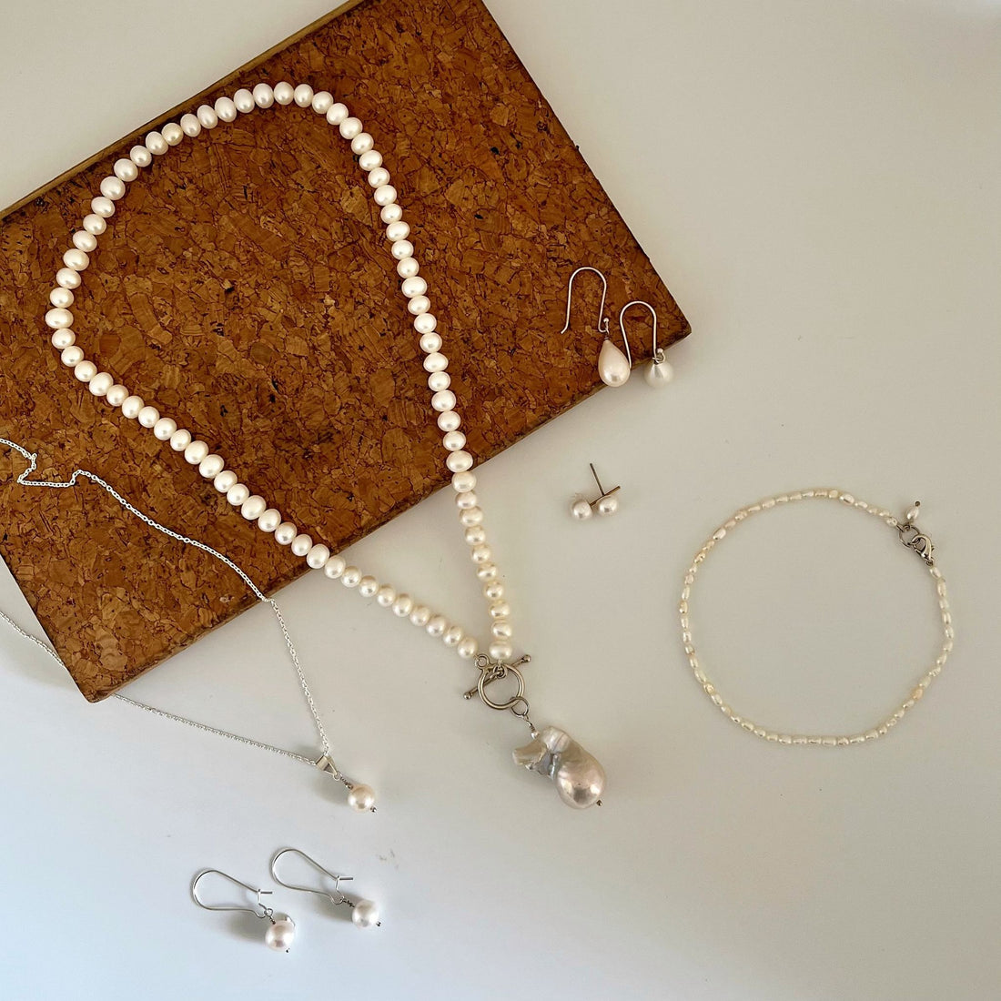 Workwear Essentials: The Must-Have Pearl Jewelry for Every Working Woman –  CherishBox_pearljewellery