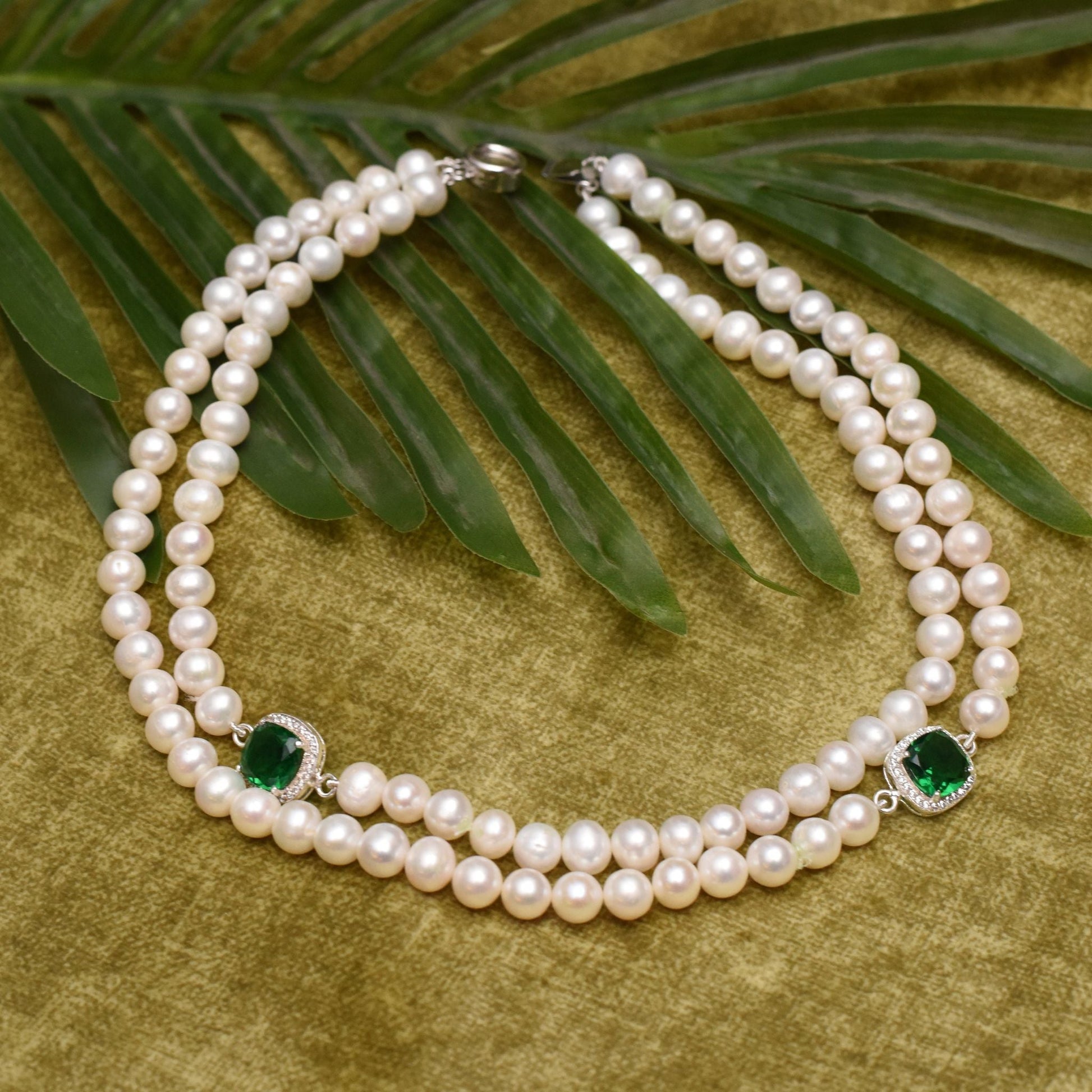 Royal Elegance Pearl Necklace Choker Set - Main Image