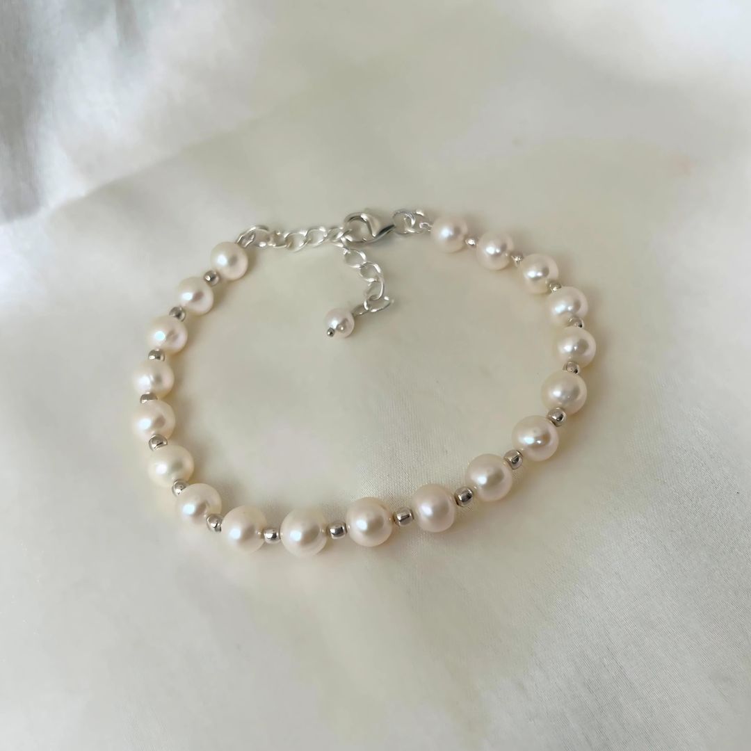 Freshwater White Pearl Bracelet - CherishBox