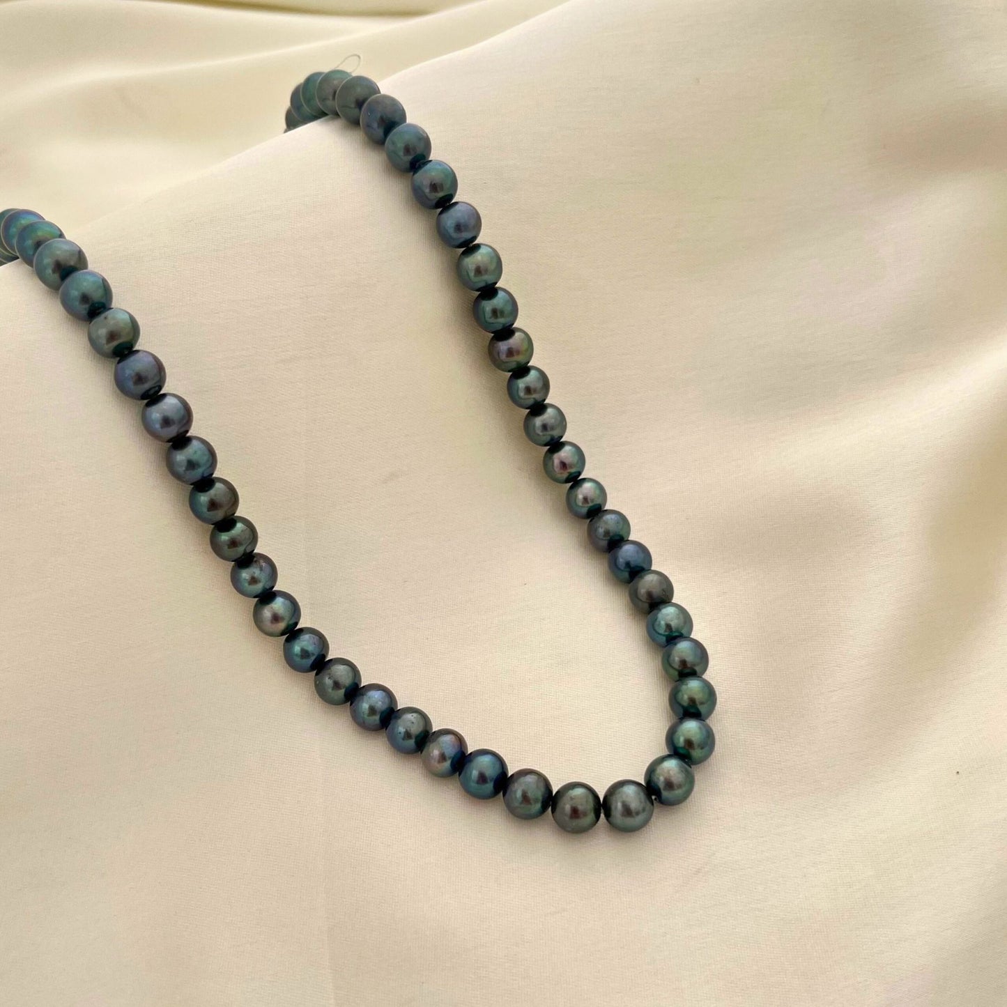 Blue Round Pearl Necklace - CherishBox 