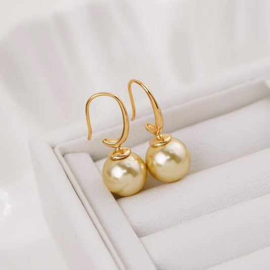 Swan Pearl Earrings in 92. Sterling Silver - CherishBox