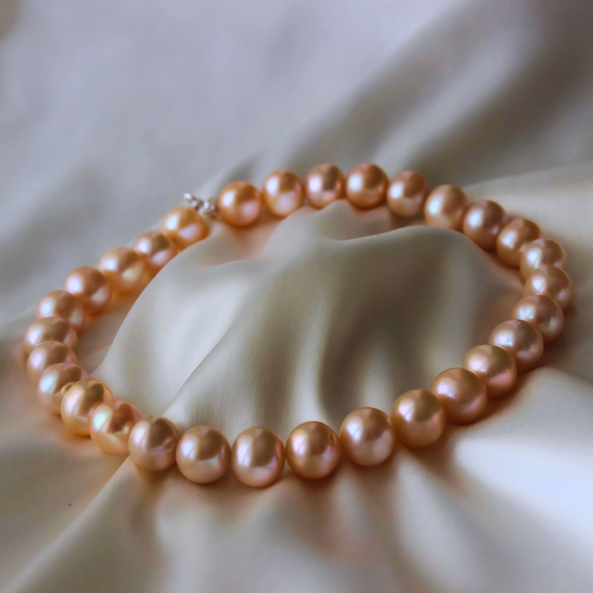 Big Round Peach Pearl Necklace - CherishBox