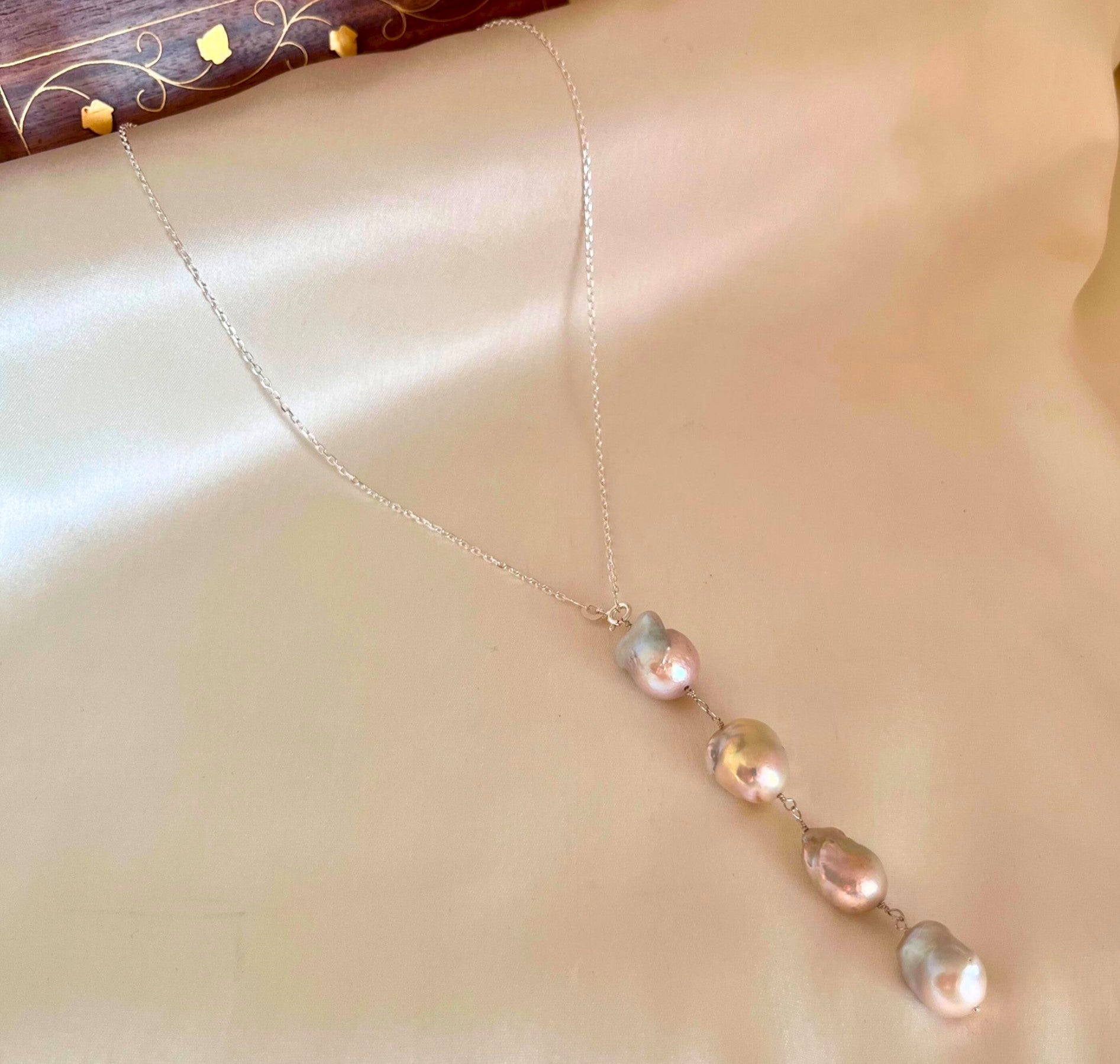 Elegant Pearl Necklace - CherishBox