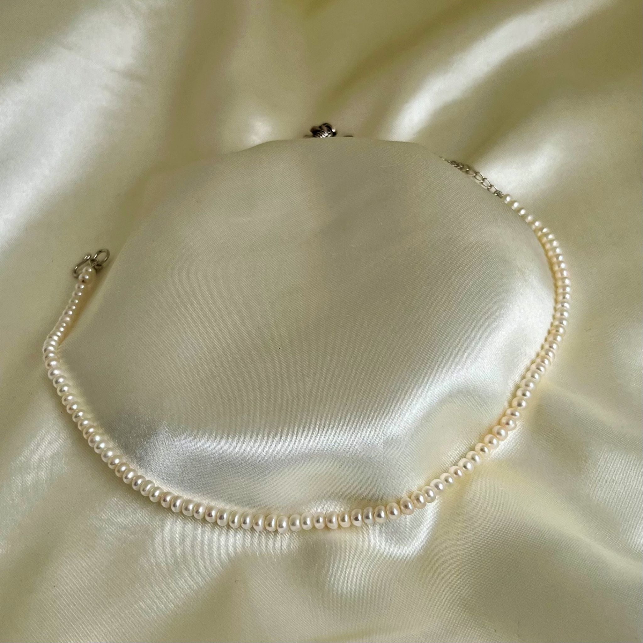 Dainty Pearl Choker Simple Pearl Necklace, Small Pearl Necklace, Freshwater Pearl  Necklace, Real Pearl Necklace, Pearl Bar GFN00060 - Etsy