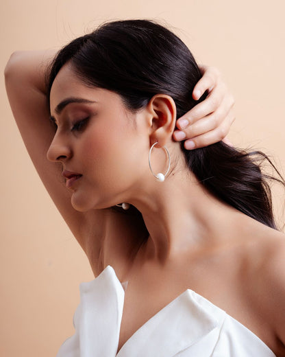 Luna Loop – Minimal Single Pearl Hoop Earrings