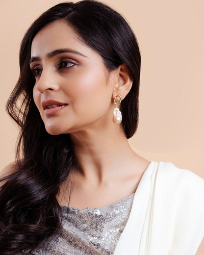 Aurelia Drops – Golden Hoop Baroque Pearl  Earrings