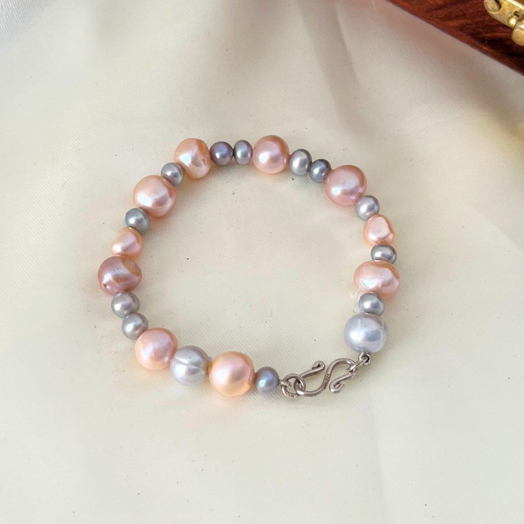 Multicolored Pearl Bracelet - CherishBox