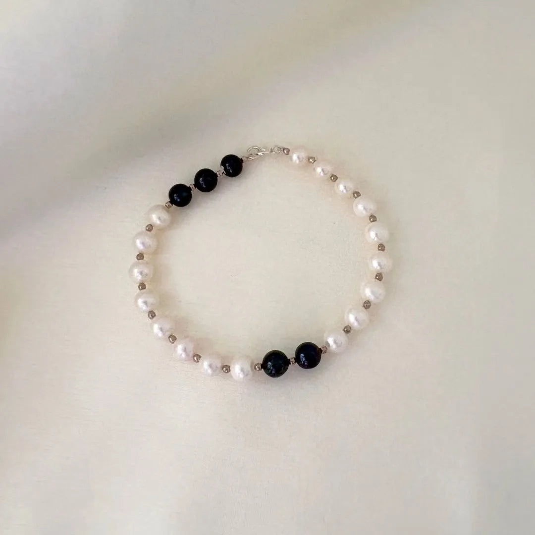 White and Black Freshwater Pearl Bracelet in Silver - CherishBox