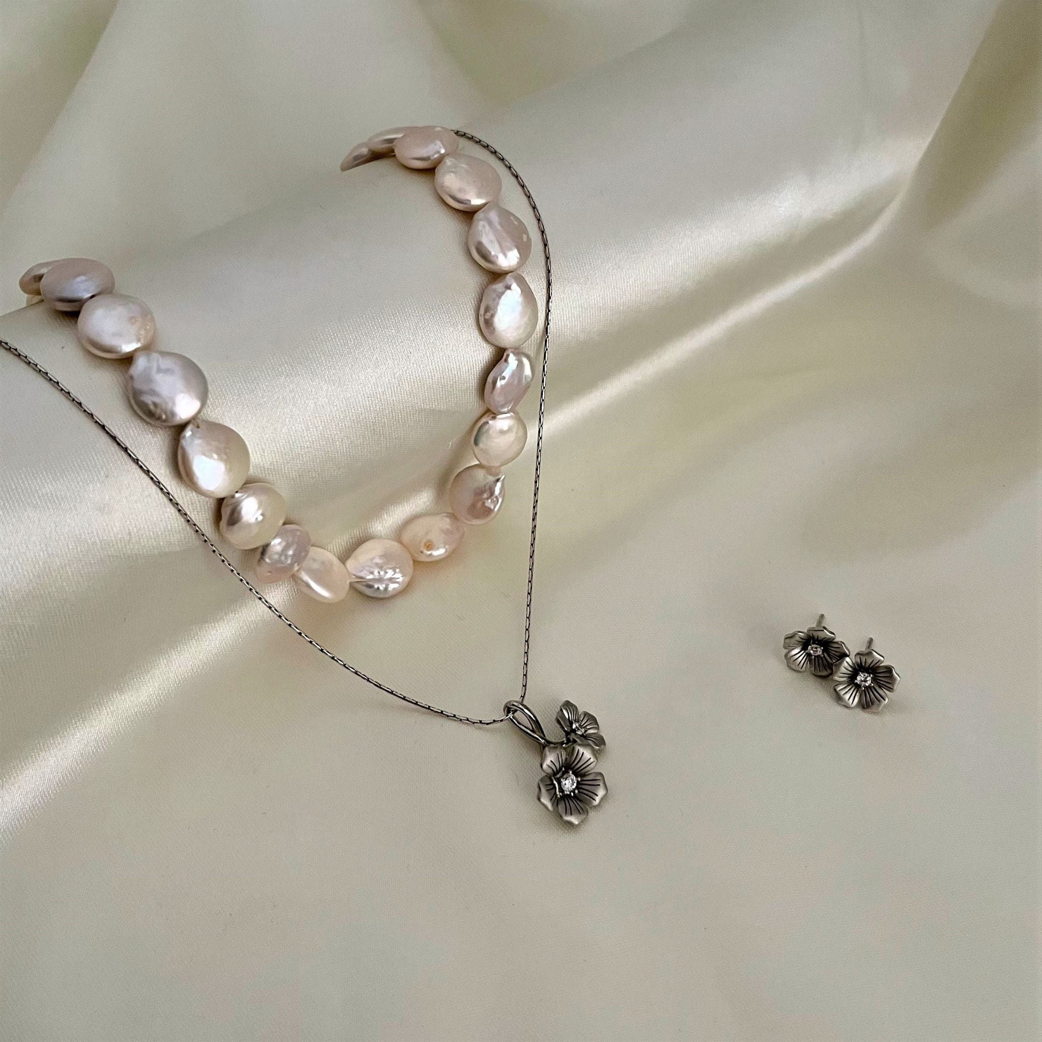 Three Pearl Chain Necklace (Waterproof)– Oralia India
