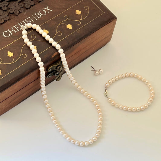 Classic Pearl Necklace Set