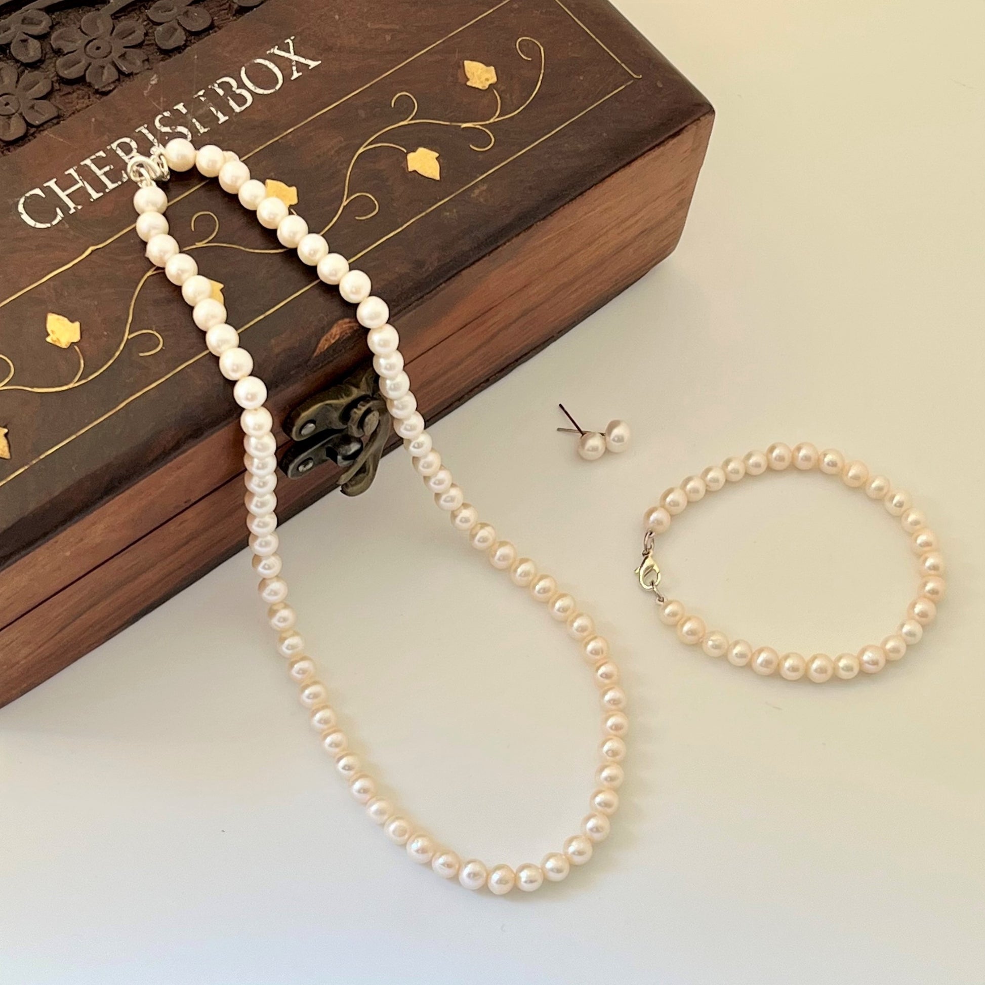 White Freshwater Pearl Necklace Set with Bracelet and earrings - CherishBox