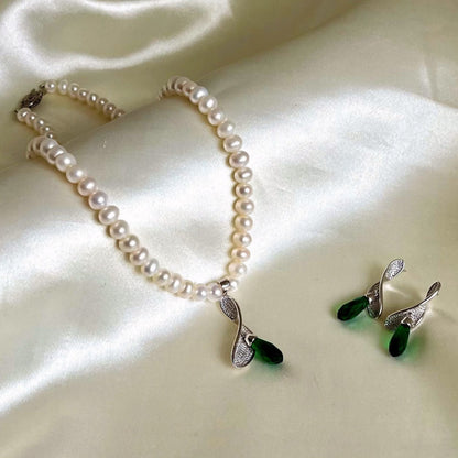 Beautiful Pearl Necklace Set- CherishBox 