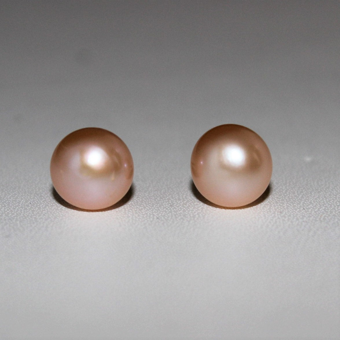 Everyday Life - Pearl Studs ( 7mm)