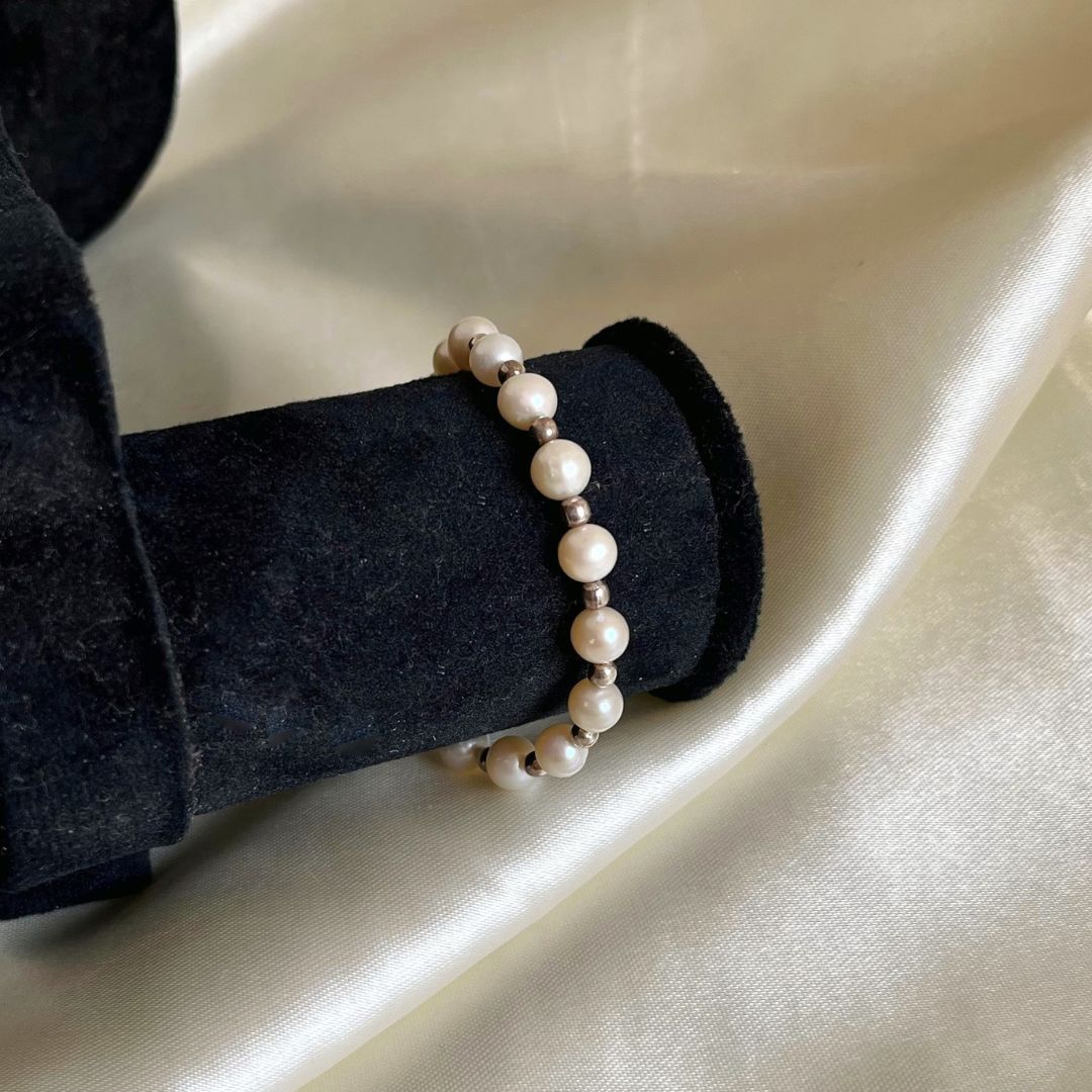 Real Pearl in fusion with silver beads 