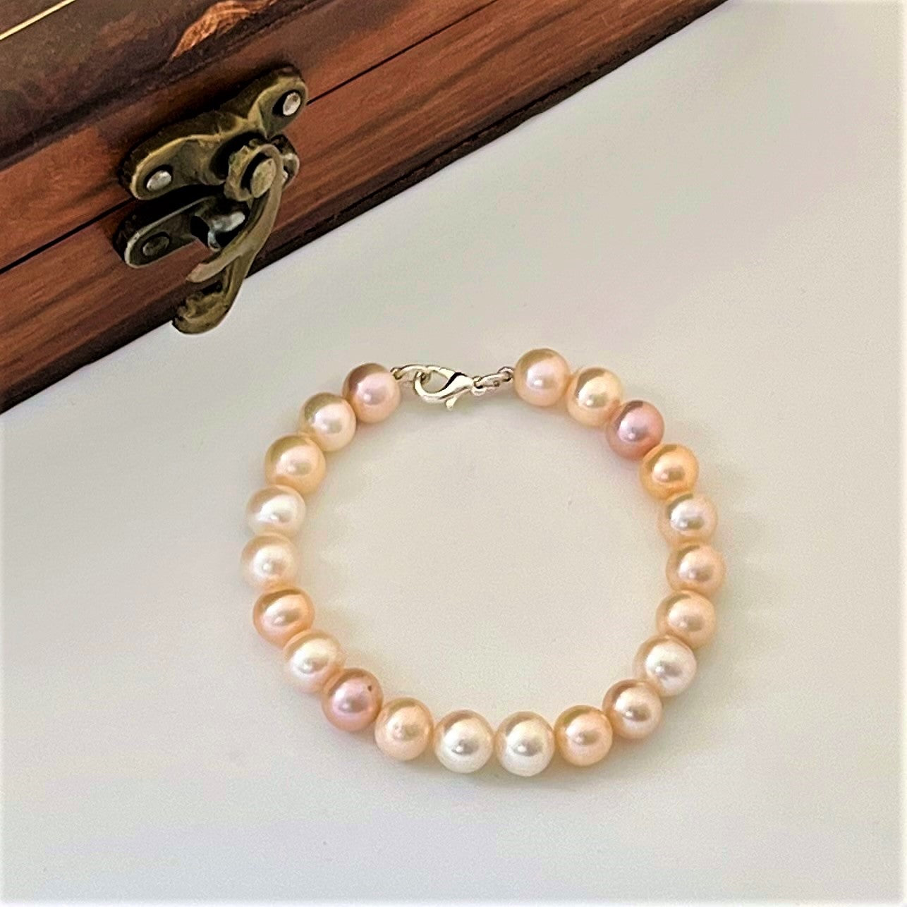 Peach Round Freshwater Pearl Bracelet - CherishBox