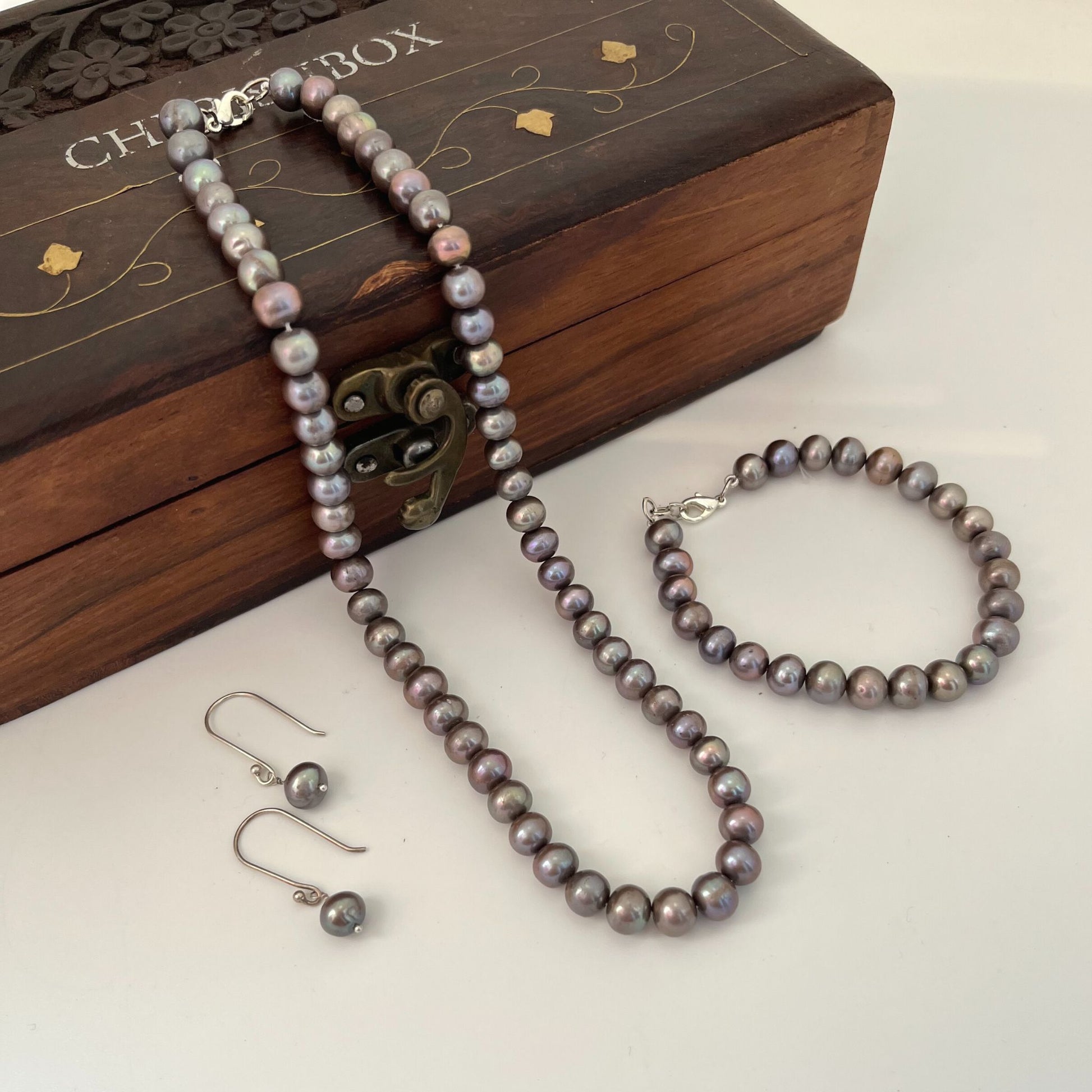 Grey Pearl Set - CherishBox