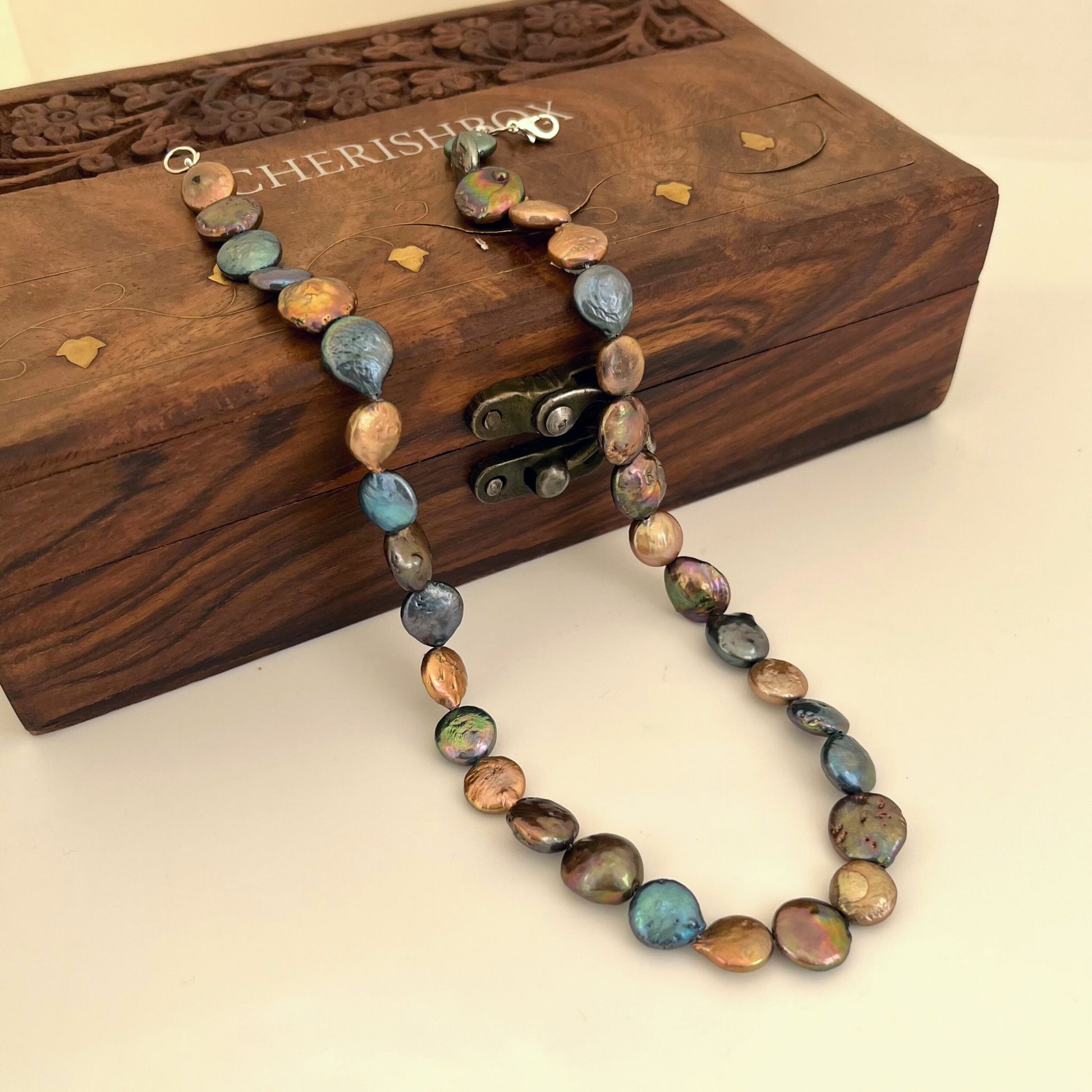 Multicolor coin pearl necklace - CherishBox