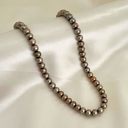 Single Layer golden Pearl Necklace - CherishBox
